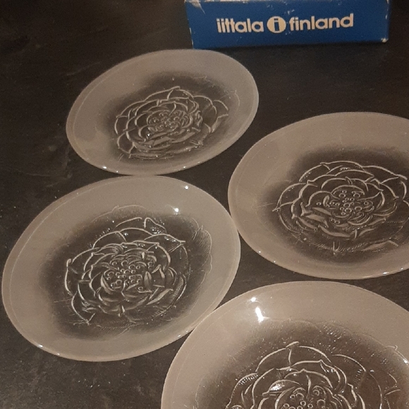 Iittala🇫🇮FINLAND4️⃣WILD ROSE FROSTED GLASS PLATES SET Villiruusu SIZE 6" - Picture 4 of 7